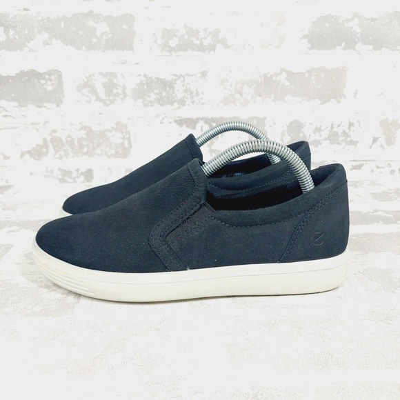 NEW ECCO Slip On Sneakers Women 5 Black Canvas Comfort Casual Chic M540